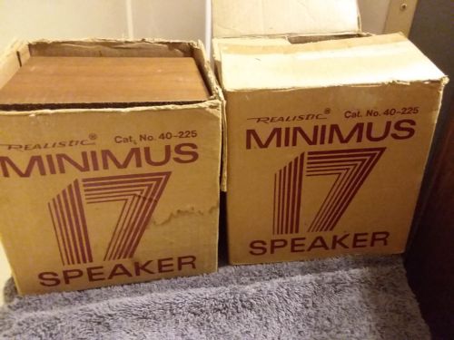 Ultra Rare Vintage Realistic Minimus-17 Small Bookshelf Speakers Cat. 40-225
