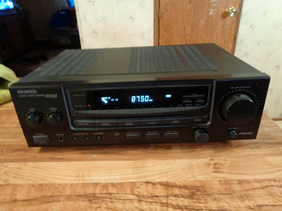 VINTAGE Kenwood Audio-Video Stereo Receiver Model KR-V5560 WORKS!