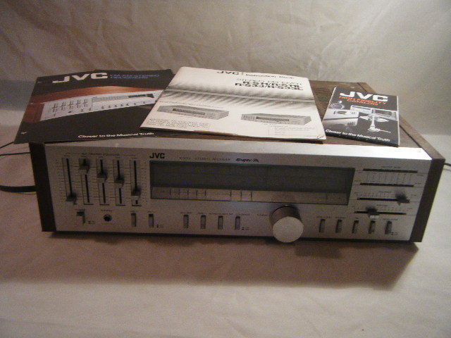 VINTAGE JVC R-S33 SUPER A RECEIVER POWERS UP INSTRUCTION BOOK