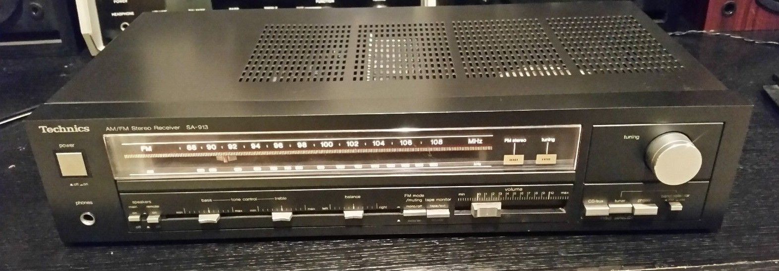 Vintage 1980s Black Technics SA-913 Stereo Receiver AM/FM
