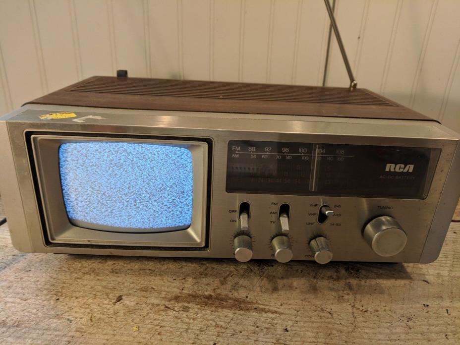 RCA AXR 054W Vintage Television Radio Combo Video Game Player 12V 120V & Battery