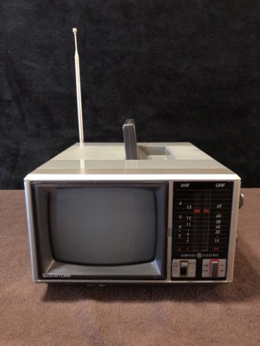 General Electric Black & White TV VHF/UHF AC/DC Analog # 7-7130A !