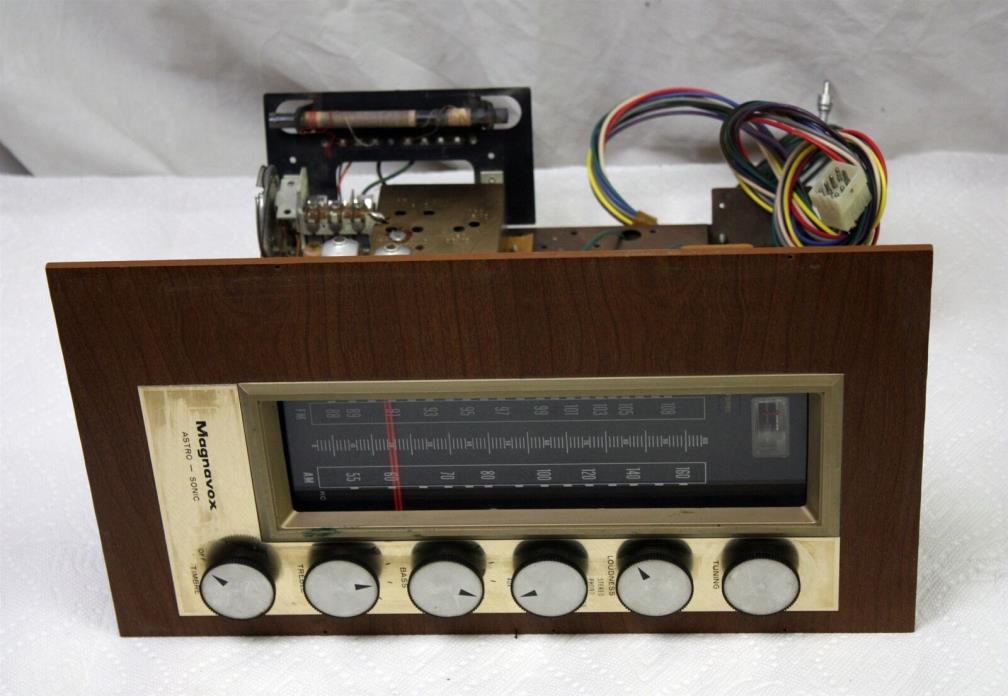 Vintage 1965 Magnavox AstroSonic Stereo Tuner Preamp R208-01-00 20801-00