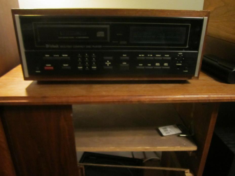 McIntosh MCD 7007 cd player/ wood case/ remote control