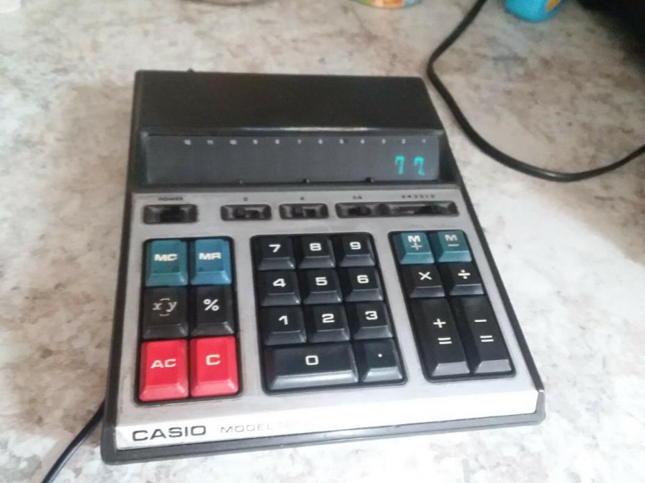 RARE CASIO Model 121-U Vintage Calculator working condition