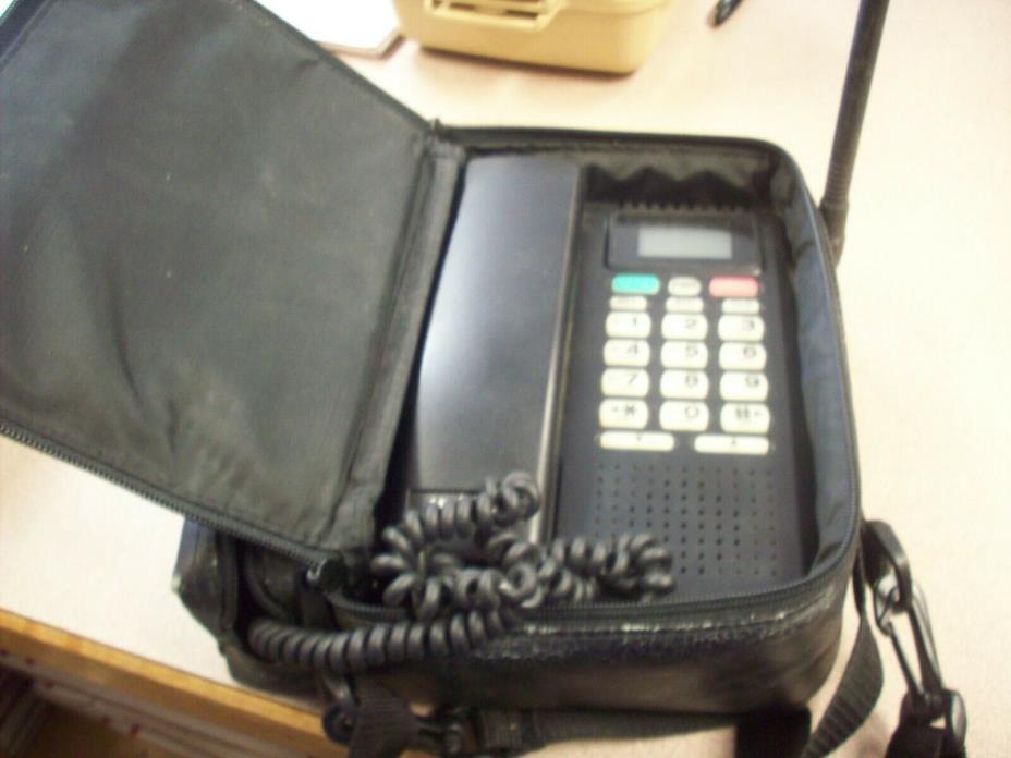 VINTAGE UNIDEN CP 1700  CELLULAR MOBILE TELEPHONE BAG PHONE