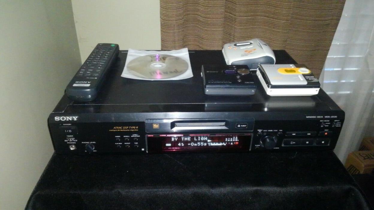 Sony MDS-JE530 MiniDisc Recorder W/manual on disc, remote & 3 portable players.