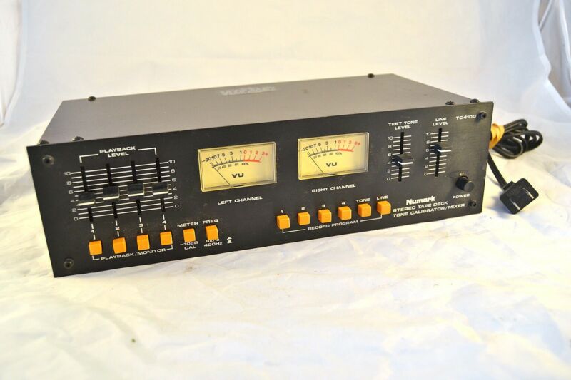Numark Model TC-4100 Tape Deck Tone Calibrator/Mixer TC4100
