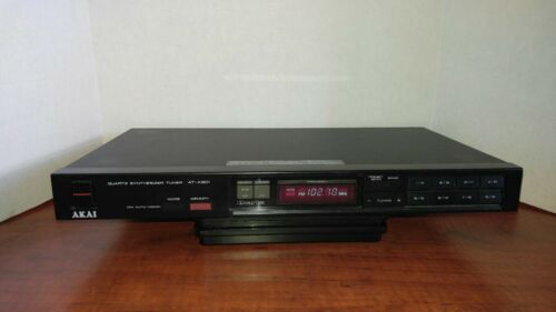 AKAI QUARTZ SYNTHESIZER TUNER MODEL AT-A301 MADE IN JAPAN