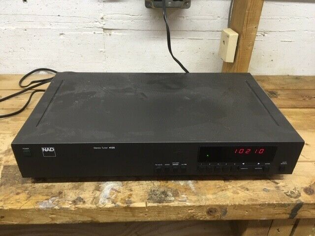 NAD Stereo AM/FM Tuner 4125 works great