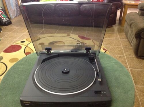 AIWA PX-E850U Belt Drive, Fully Automatic, Turntable, Built-in Preamp, 33/45
