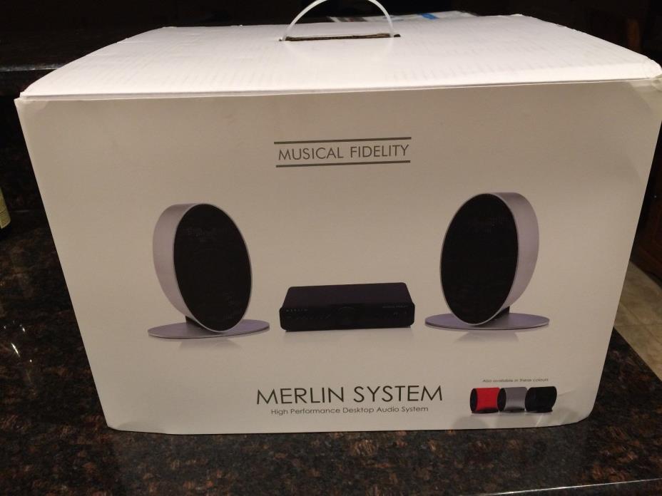 ~MUSICAL FIDELITY MERLIN AMP  - SILVER - SEALED~   W/O Turntable~Price Reduced~