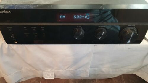 Insignia NS-R2001 200W 2.0 Channel Stereo Receiver works good
