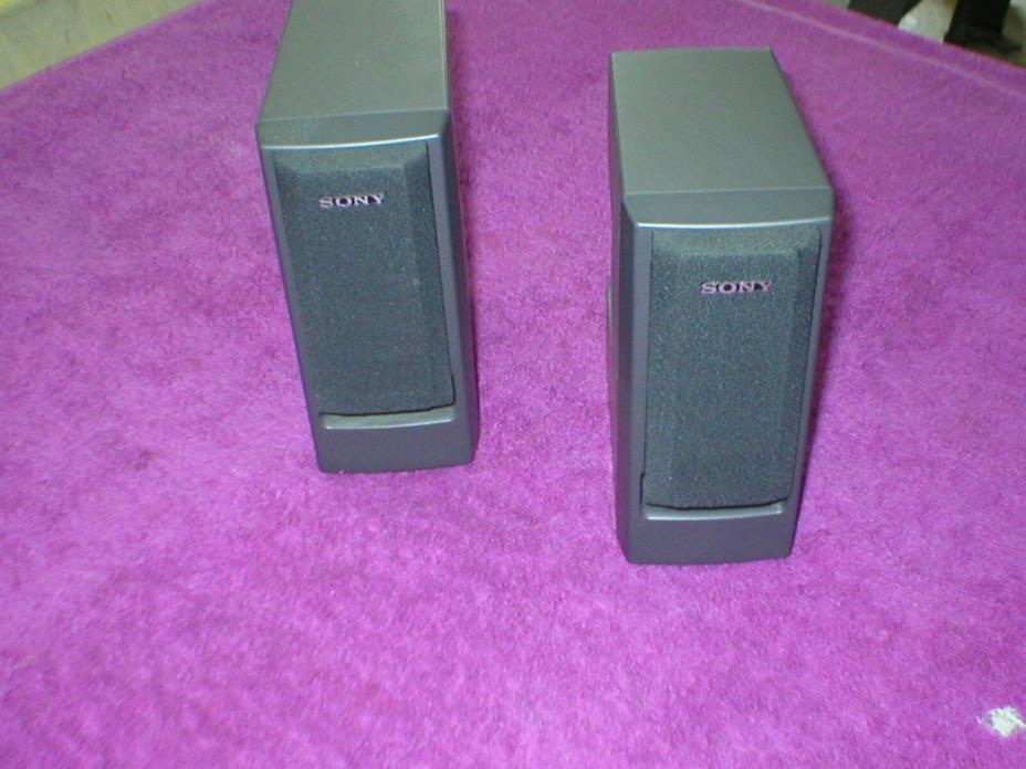 Pair of Sony SS-V305  / Stereo Speakers