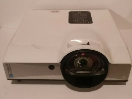 Boxlight  X32NST LCD Short Throw Projector w/ 370 hours used HDMI