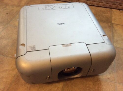NEC MultiSync GT5000 LCD Projector