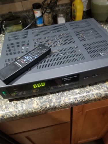 GENERAL INSTRUMENTS DSR-2200 DIGICIPHER SATELLITE RECEIVER