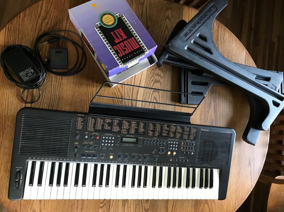 Technics SX-KN650 Keyboard with Original Owners Instruction Manual & Music Books