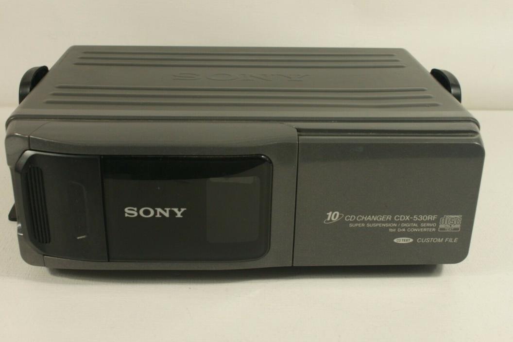 SONY CDX 530RF, car, 10 CD changer,untested-no cables. (ref B 584)