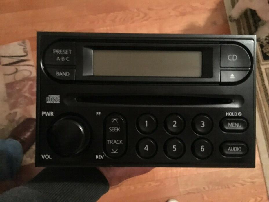2002-2004 Nissan Frontier OEM AM/FM Radio with CD Player