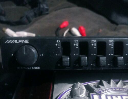Alpine 3218 9-Band Equalizer/Amplifier 40W×2