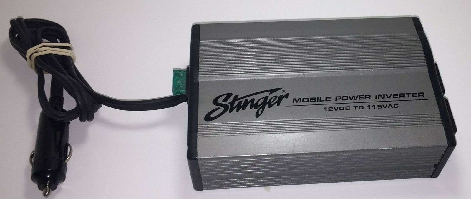 Stinger SPI300 - 300W DUAL OUTLET MOBILE POWER INVERTER Great for ps4 in car!!!