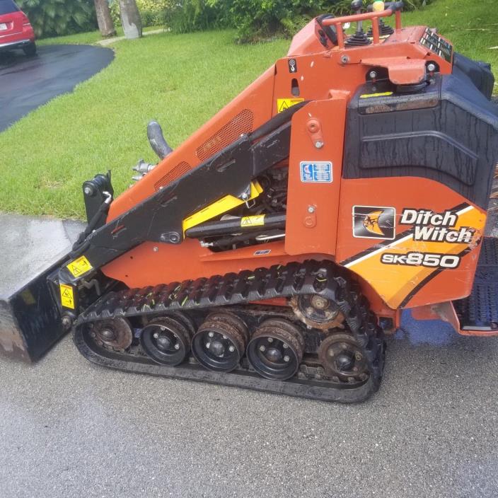 Ditch witch SK850 2016  in excellent condition runs well