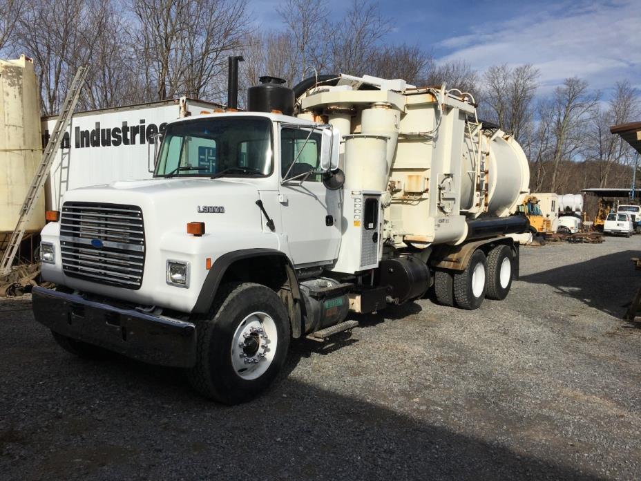 Ford L9000 Vactor 1645 Wet/Dry super guzzler vac truck LOW HOURS