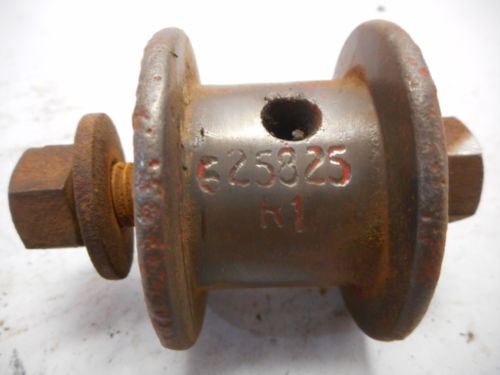 International 625825R1 Roller Idler w/ Bolt, 1.5