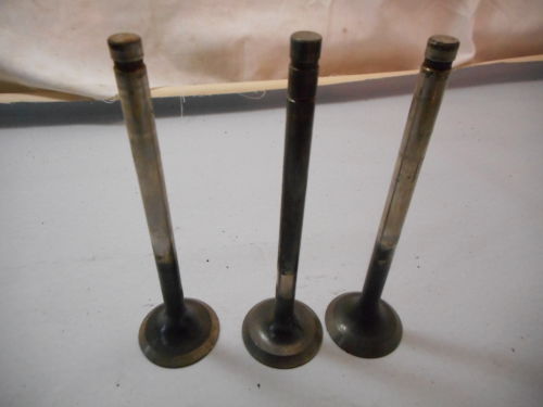 International 676865C2 Exhaust Valves Lot of 3, DT 466, 966 1066 1466 3388 4166