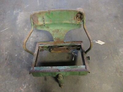 John Deere 520 530 620 630 Gas LP Allfuel -- float ride seat