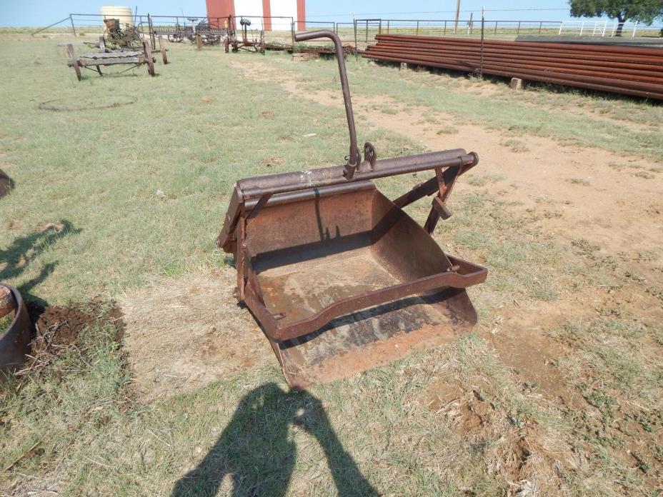 Fresno Scraper for a Ford Tractor