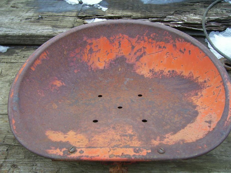 VINTAGE JI CASE  900  LP  STANDARD TRACTOR -PAN SEAT & FLIP UP BRKT - 1959