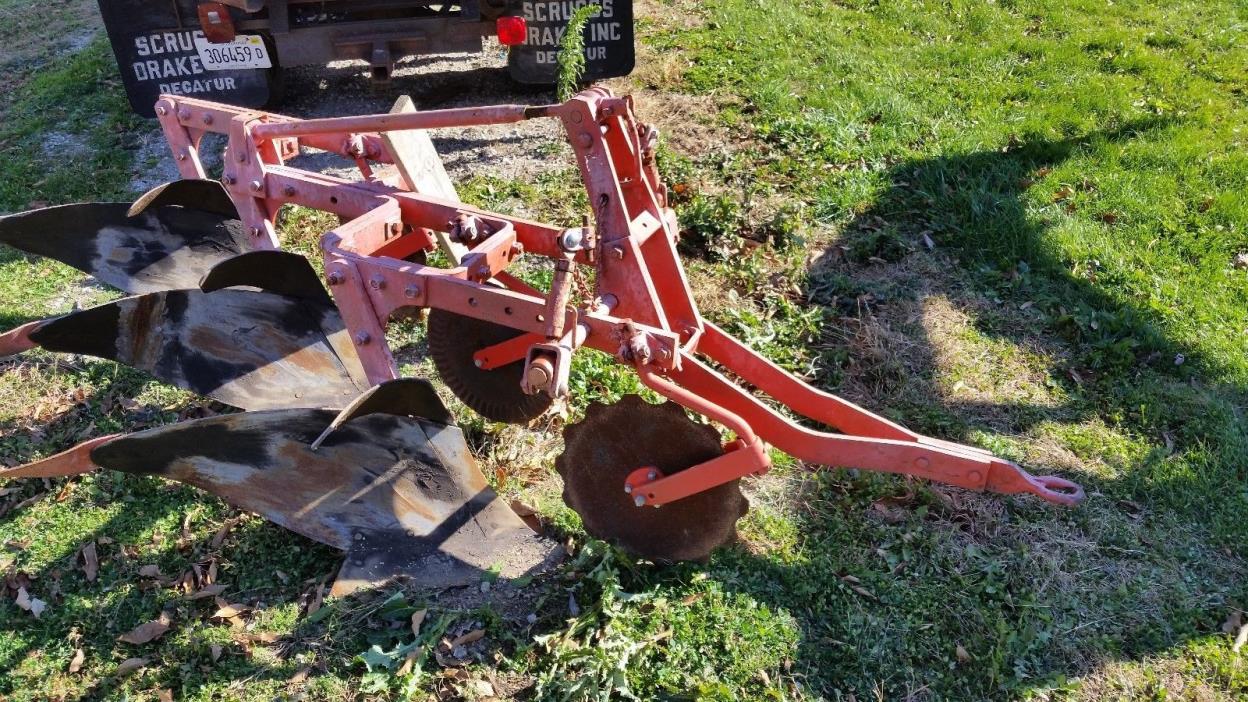 Allis Chalmers 3-16 Snap Coupler Mounted Plow