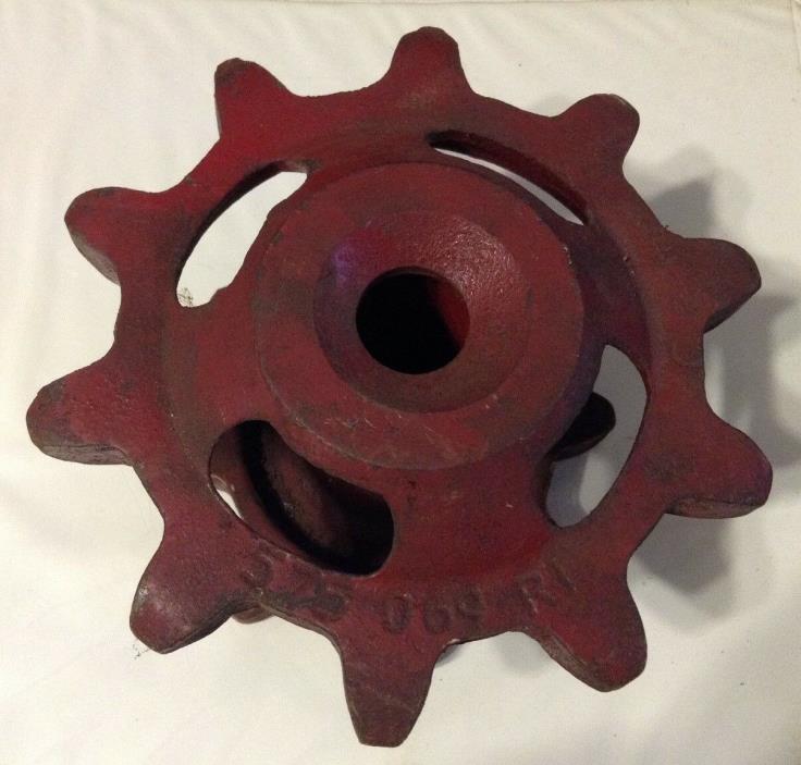 575069R1 - A New Original Double Sprocket For A McCormick IH No. 24, 14-P Picker