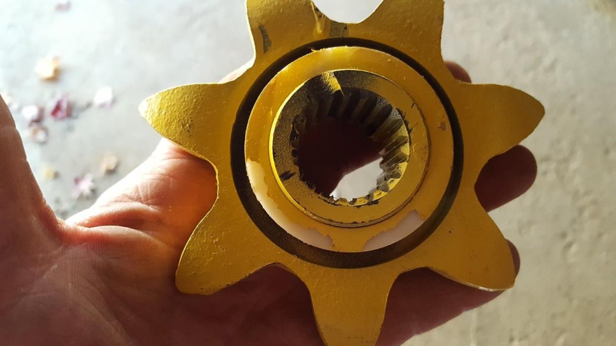 New Holland Part # 694005  Sprocket Assy., 7T, Replaces 286686