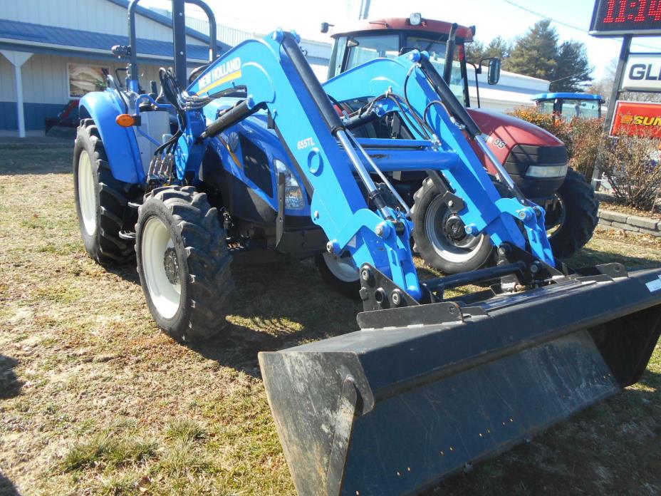 2012 NEW HOLLAND TRACTOR T4.75 WITH LOADER // SN = ZCAE03039 // MFWD