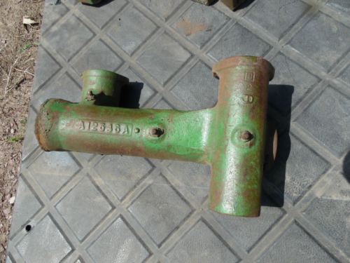 JOHN DEERE f135 f145 MOLD BOARD PLOW REAR AXLE SLEEVE TAIL WHEEL CASTING A12646A