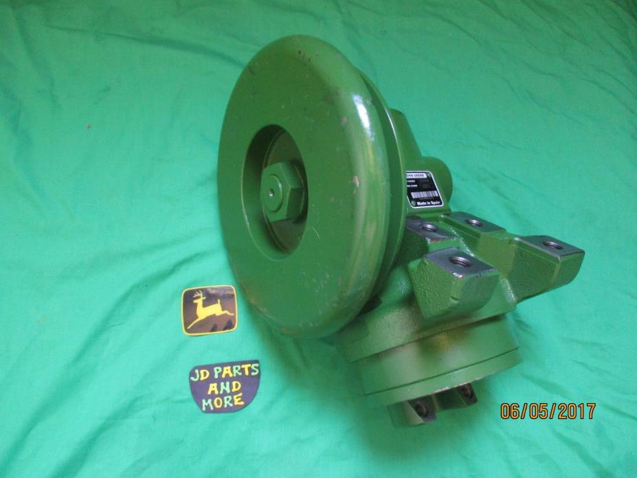 NEW OEM JOHN DEERE COMBINE PLATFORM WOBBLE BOX DE19785 615,618,620,622,625,630,6