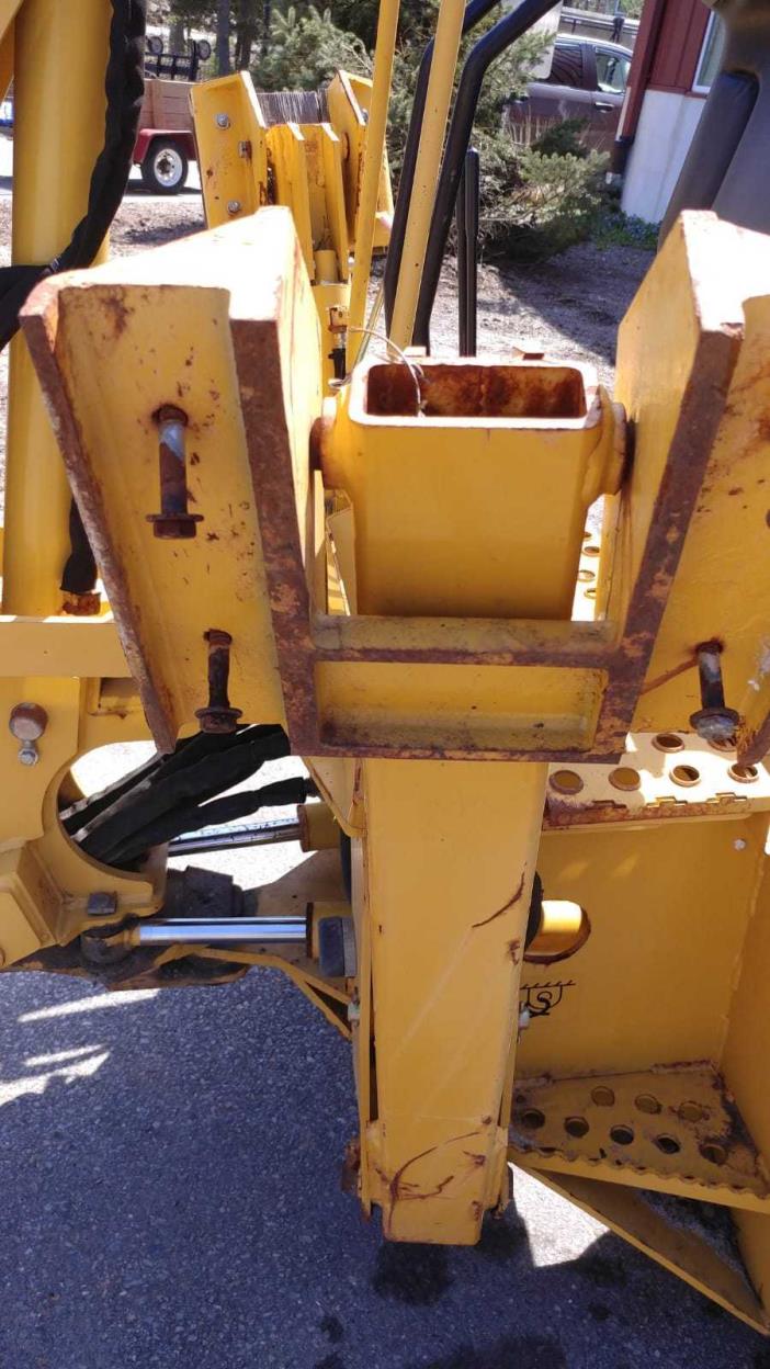 JOHN DEERE HYDRAULIC BACKHOE ATTACHMENT