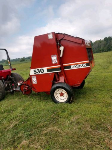 Hesston 530 Round Baler Very Clean -size 4x4.5    CAN SHIP CHEAP
