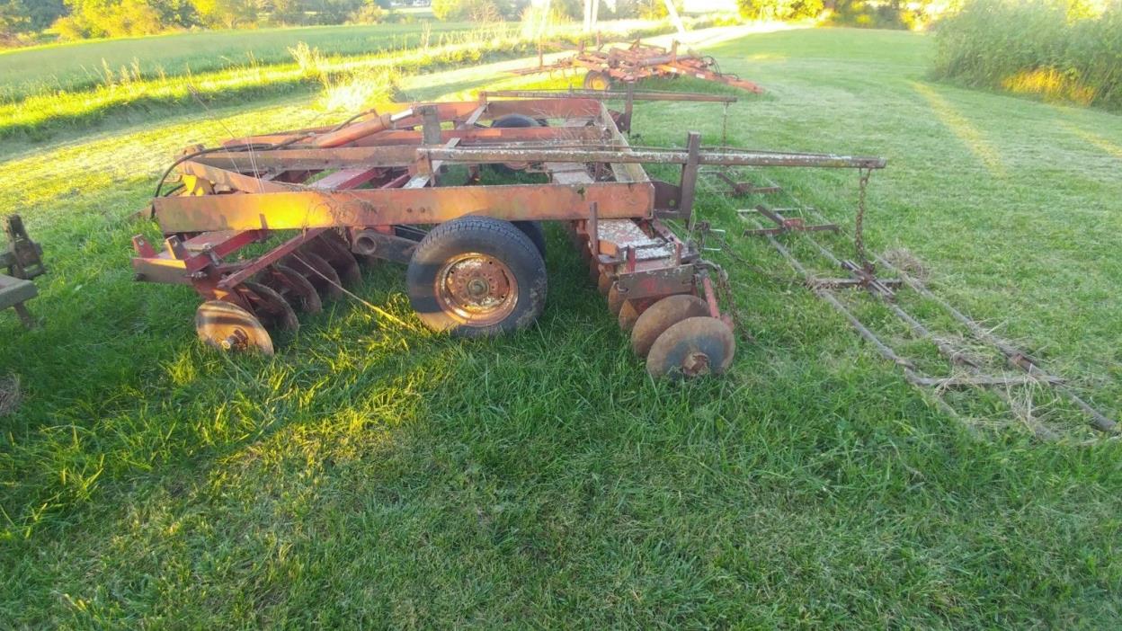 International 480 15' disk w/remlinger harrow. Extra new blades
