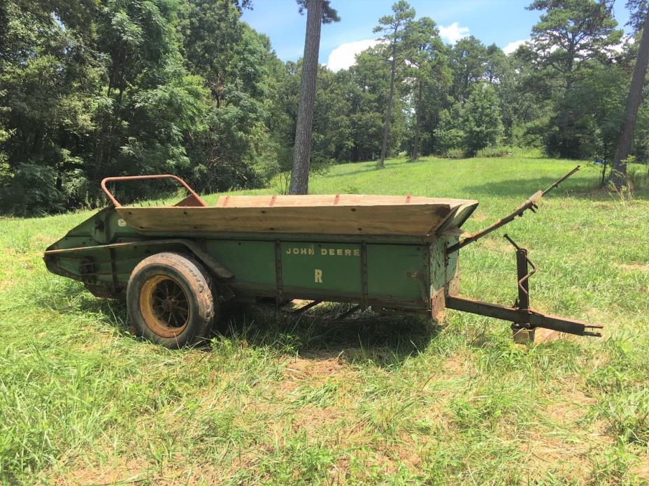 John Deere Antique Manure Spreader Model R Series 1