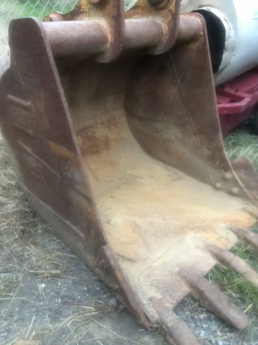 30” Caterpillar 307 Excavator Bucket