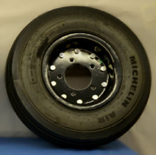 MO2487 - Aircraft Tire Recap w/Rim, 5-Hole