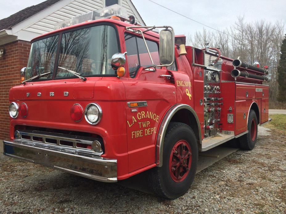 Sutphen Fire truck Body 1000 gallon stainless steel tank Hale PTO pump