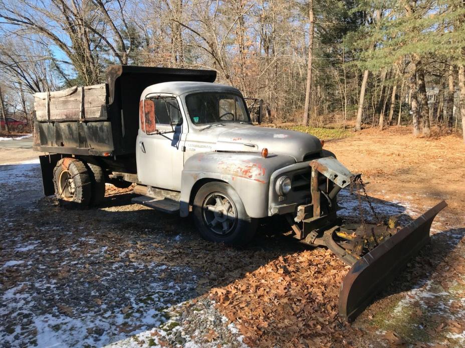 1953 International Harvester Dump Truck w/Snow plow