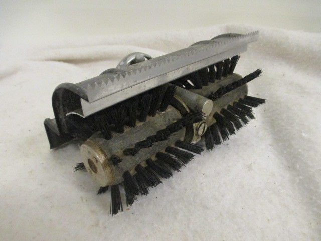 VINT SUNBEAM STEWART GROOMER MODEL 61 BEEF HORSES LLAMAS ALPACA GROOMER #7418-31