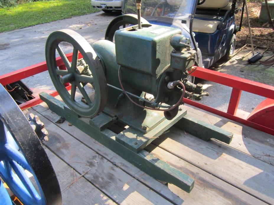 1928 McCORMICK DEERING  1 1/2 HP ENGINE  HIT - MISS