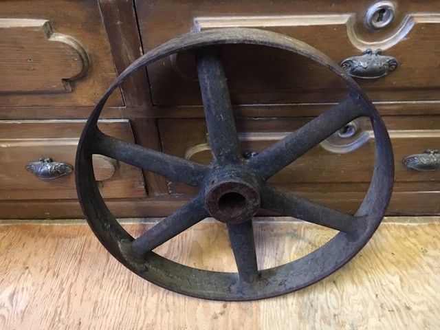 antique CAST IRON FLAT BELT PULLEY 2x16